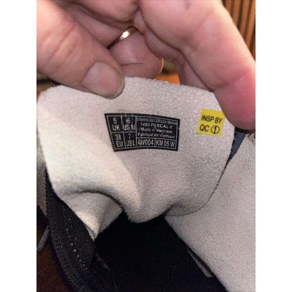 Dr Martens Size US 7 (L), 6 (M) Combat Boots 1460 Pascal Y Iridescent 8 Eyelets - Picture 5 of 5